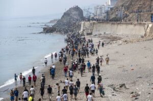 Трагедија кај Сеута: Се зголемува бројот на загинати во масовниот обид за премин на границата