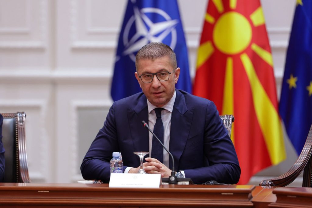 Мицкоски за 25-годишнината од Охридскиот рамковен договор: Минатото не можеме да го промениме, но да изградиме иднина ослободена од етнички тензии