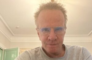 ПОЗНАТ АКТЕР ЗАВРШИЛ ВО БОЛНИЦА: Се онесвестил пред своите обожаватели