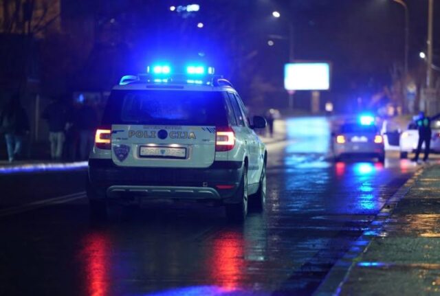 Две лица приведени во Кичевско, полицијата пронашла пакет со бела прашкаста материја