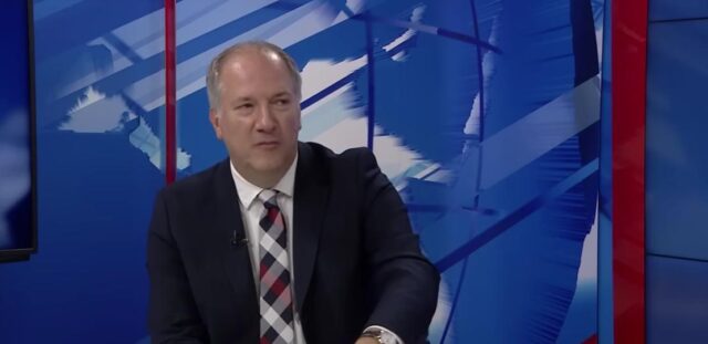 Жерновски: Ако го видите Мицкоски на плажа, да знаете дека е на екскурзија, а не на одмор