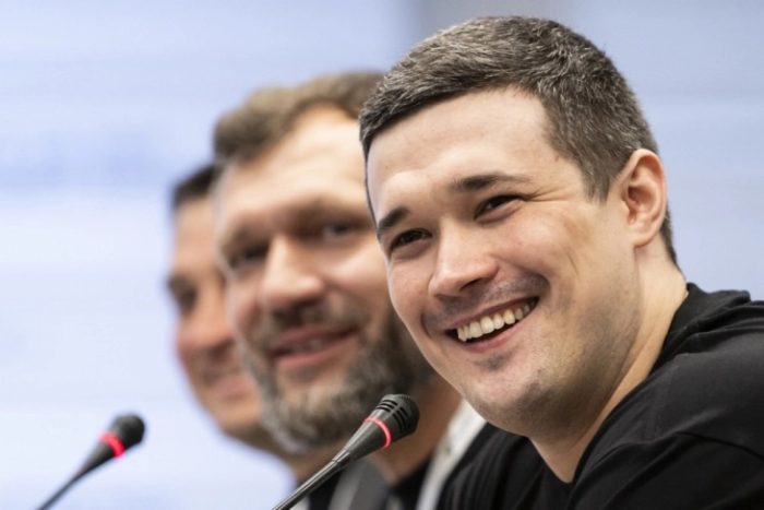 Разрешениот министер за одбрана на Украина повика на одржување избори и враќање на целосниот демократски процес