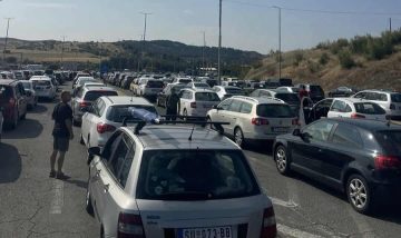 ГУЖВА НА ГРАНИЦИТЕ: На Табановце се чека два часа за влез во државата