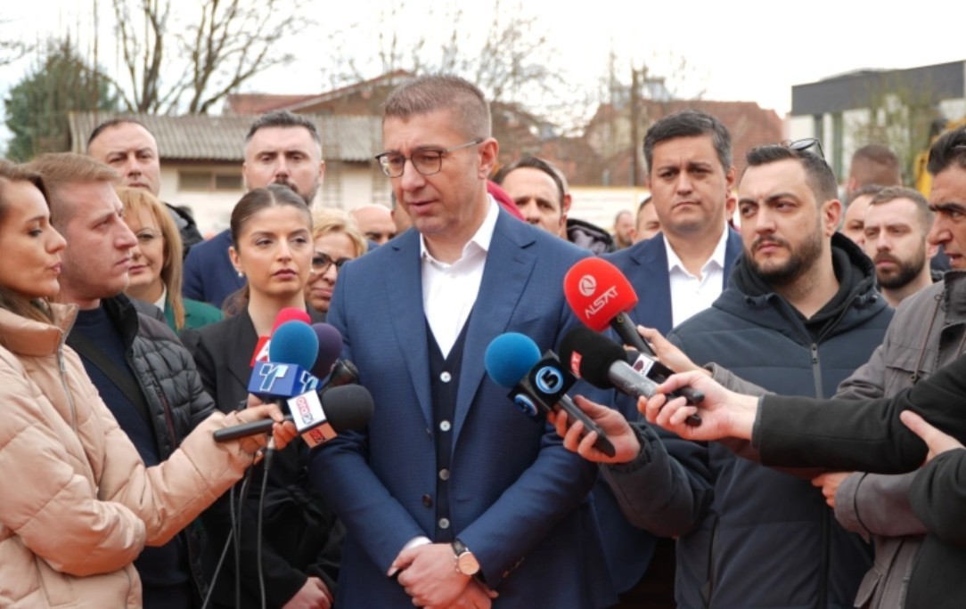 „Истрагата се уште е во тек“: Мицкоски по случувањата во Гостивар бара објавување на резултатите од испитувањата на водата