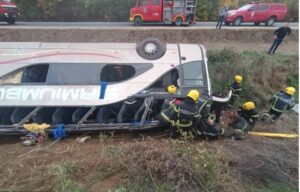 Тешка сообраќајка во Норвешка, се преврте туристички автобус, има повредени