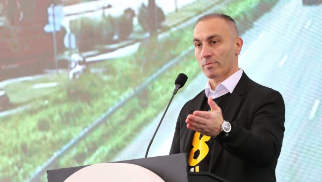ЗА 17 ДЕНА АРТАН ГРУБИ ИЗЛЕГУВА И ОД КУЌЕН ПРИТВОР АКО ОБВИНИТЕЛОТ КОЈ ГО ИЗВАДИ ОД ШУТКА НЕ ПОДНЕСЕ ОБВИНЕНИЕ ВО ЗАКОНСКИОТ РОК