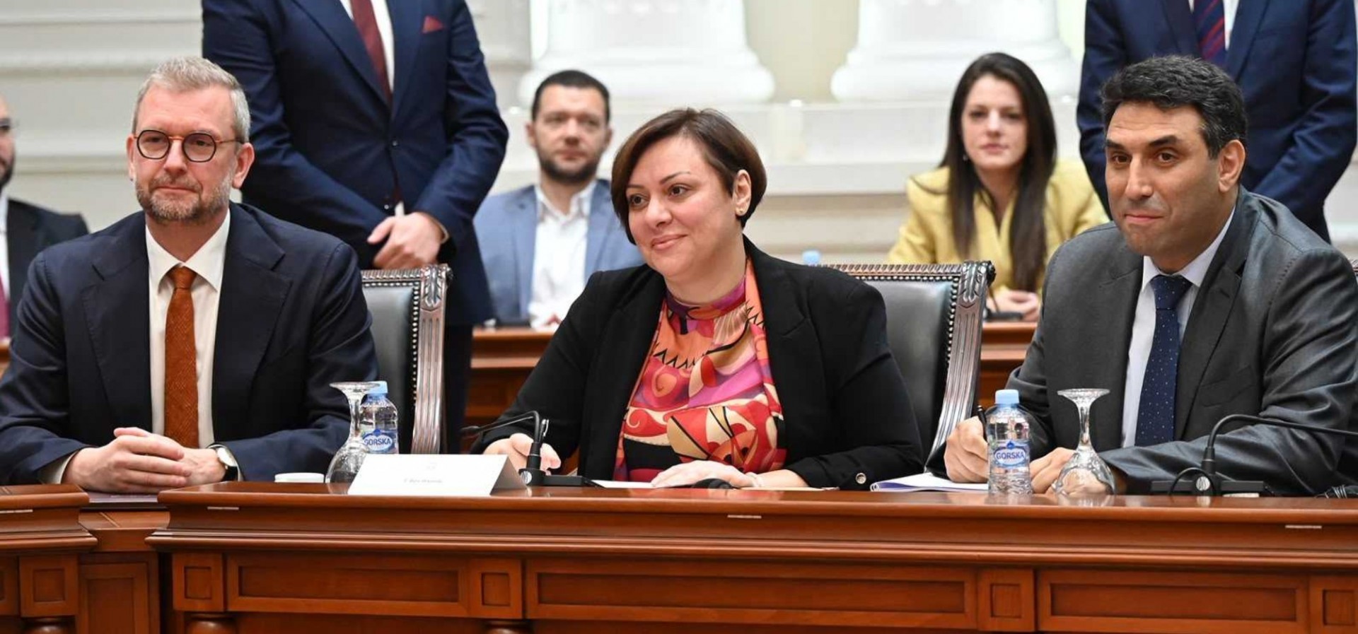 „Создаваме услови за продолжување на еден од најзначајните инфраструктурни проекти во државата“: Димитриеска-Кочоска за договорите за Коридорот 8