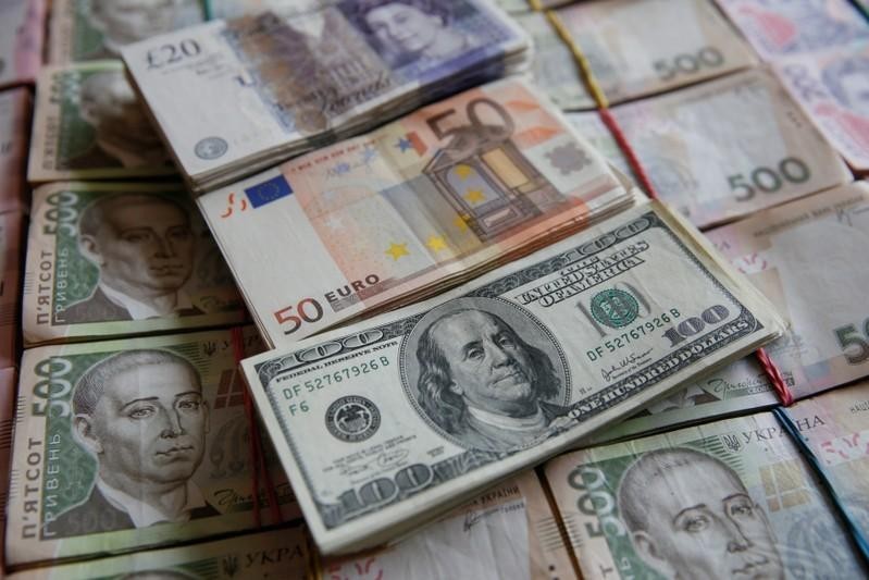 Јенот нагло зајакна, доларот ја заврши неделата со голема загуба