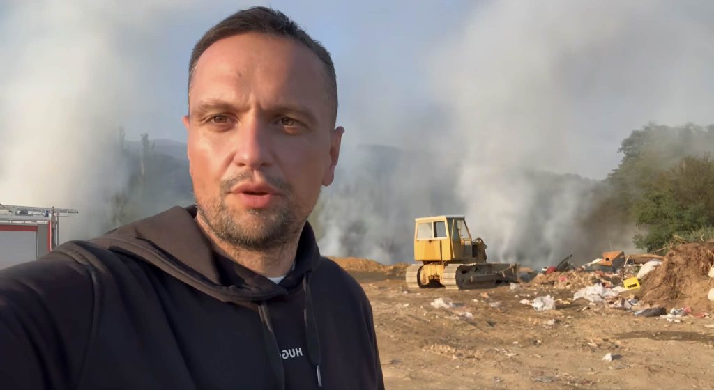Митовски: Над 15 часа се бориме со пожар на депонијата во Крива Паланка