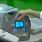 МВР: Банкарски службеник во 13 наврати присвоил пари од сметки на двајца корисници