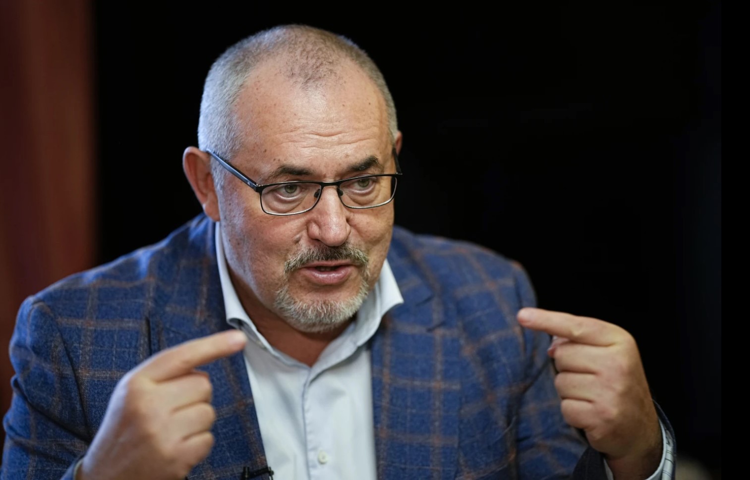 Опозицискиот политичар Борис Надеждин ја напушти Русија