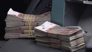 Буџетските приходи растат, расходите се сервисираат редовно?!