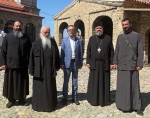 Рускиот амбасадор Дмитриј Зиков во посета на „Свети Наум“ – на МПЦ-ОА ѝ подари 49 тома од Православната енциклопедија
