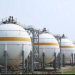 Италија агресивно ги полни резервите на течен гас пред зимата