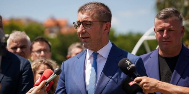 Мицкоски избега од пуштањето вода во Гостивар, истиот ден водата забранета во Демир Капија, велат од СДСМ