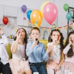 Нема скапи подароци и натпревари меѓу родителите: Еве како децата во Шведска ги слават родендените