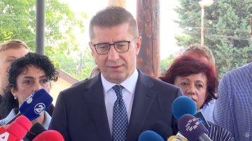 (ВО ЖИВО) Изјава на премиерот Мицкоски од отворање на нова спортска сала во Општина Кисела Вода