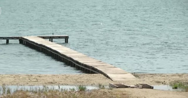 Се трага по рибар кој скокнал во Преспанското езеро