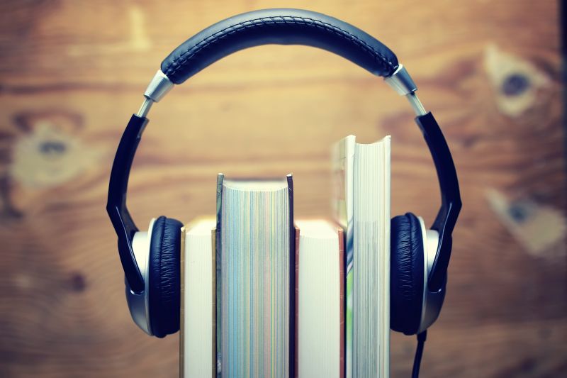 Фабули – апликација со над 20 илјади книжевни класици во форма на аудиокниги