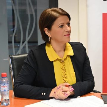 НИКОЈ НЕ ГИ ПРОЗВА, А СИТЕ СЕ ПОСТРОИЈА: Не лутете се на зборот „талог“, туку на причината поради која се препознавате во него, вели Петкоска