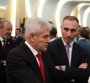 ВЛЕН: Каква врска има Груби со најавите на Ахмети за повлекување