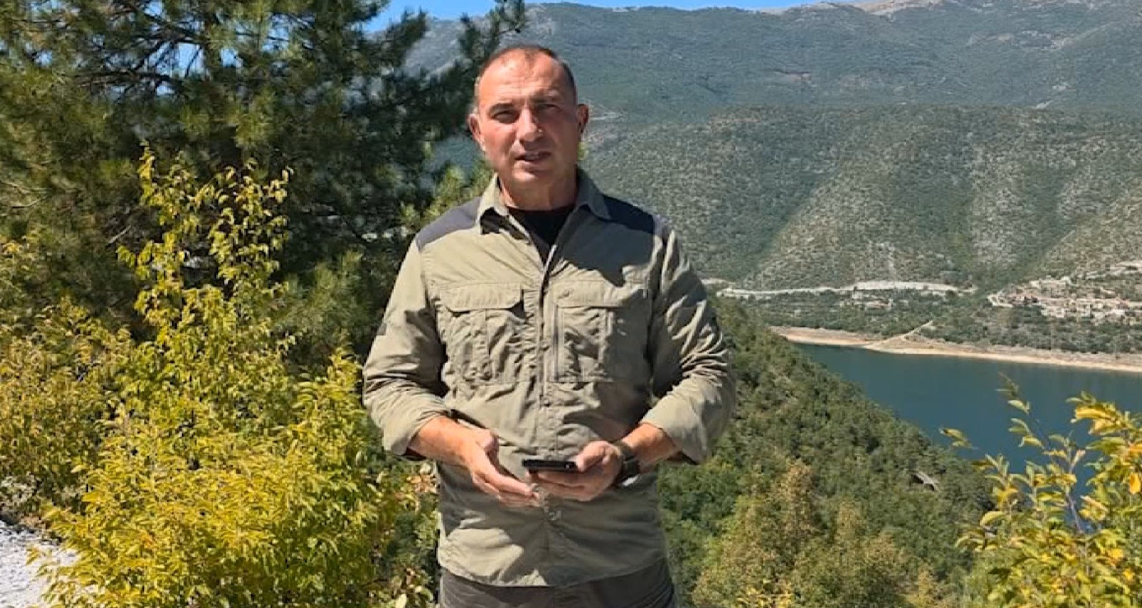 Пожарот во Зелениково наврме локализиран, спречена опасноста да зафати куќи и викендици