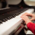 Зошто детето да учи музика и ако никогаш нема да биде музичар: Како свирењето влијае врз детскиот мозок