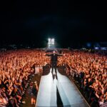 (Видео) Емотивен момент во Охрид: Слаткар ја бакна Сања додека ја пееше песната со која ја запроси