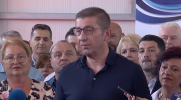 СОЗДАВАЊЕ ХИСТЕРИЈА И КОМЕРЦИЈАЛНИ ОБИДИ е целта на лажните информации во врска со водата вели Мицкоски