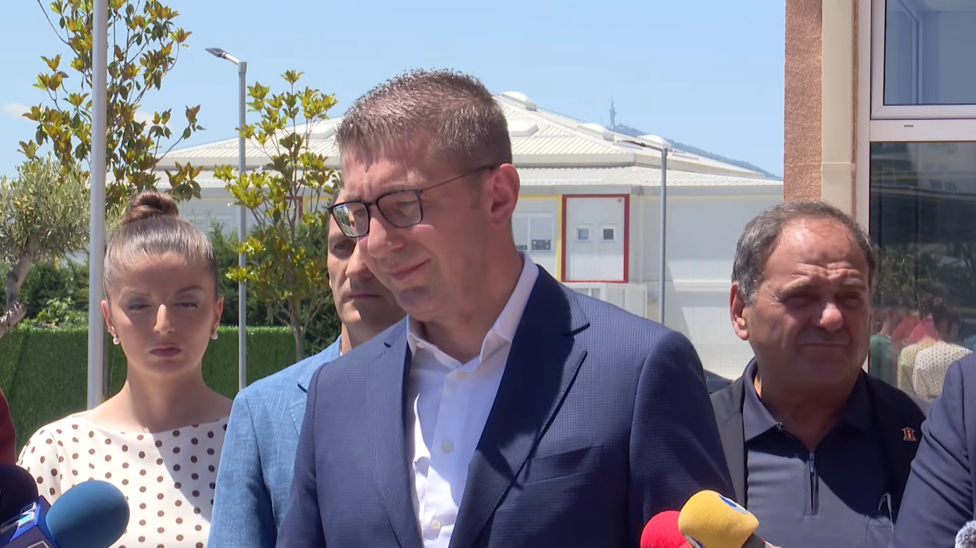 Премиерот со семејството  замина за Белгија. Во Бриж на екскурзија во Брисел работно