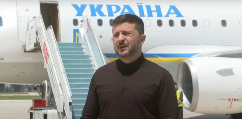 Зеленски за првпат ќе ја посети Србија