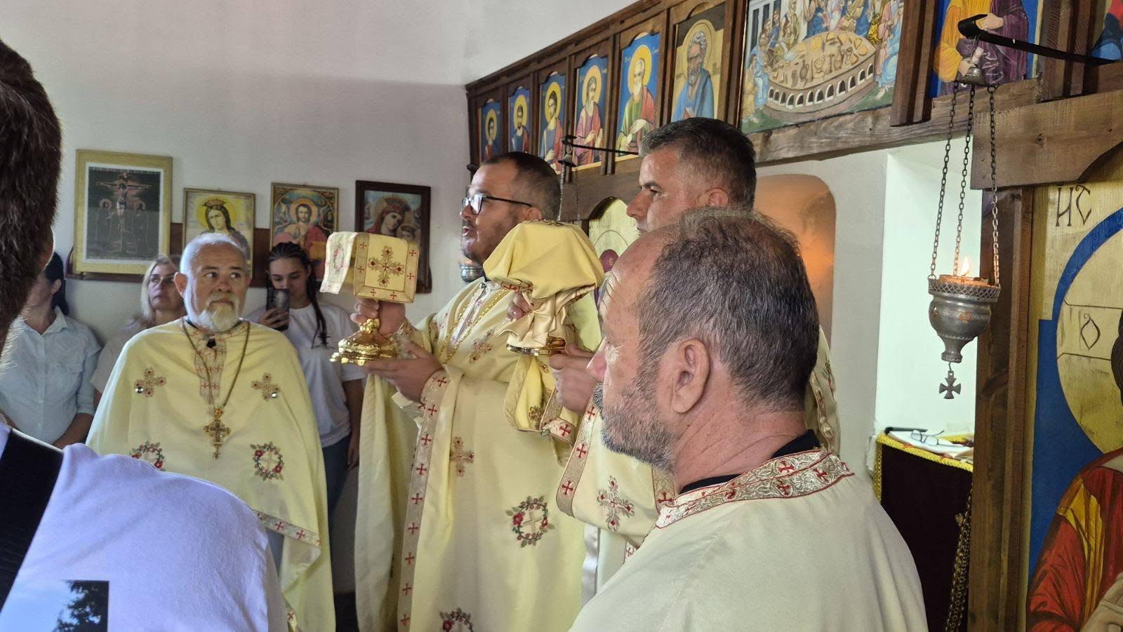 Осветен новиот храм „Св. Пантелејмон“ во велешкото село Согле