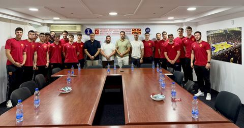 Машката кадетска репрезентација пречекана во РФМ по успешниот настап во Белград