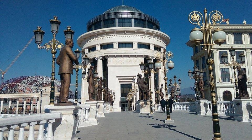 Тетовец осомничен за загрозување на сигурноста на сопругата и ќерката
