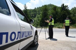 Проблемот со здравственото осигурување во МВР повторно е поради вратени вработени со судски одлуки, објаснуваат од Фондот