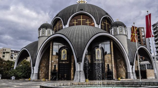 Дали Томосот на СПЦ е клучниот фактор за нејзино присуство во црковниот простор на Македонија?