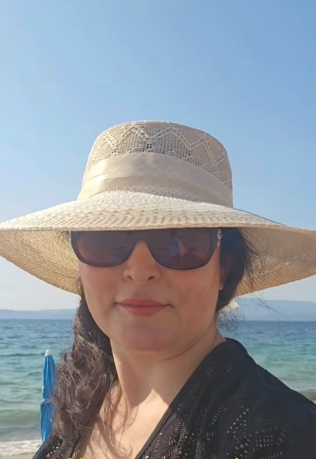 Татјана Стојановска открива како ја штити кожата на лицето секое утро на плажа