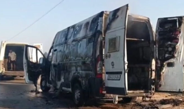 Во Албанија се запали комбе со македонски регистарски таблички кое превезувало пилиња