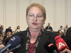 Јаневска: Квотите за упис се намалени на сите универзитети, завршува дистрибуцијата на учебниците во училиштата
