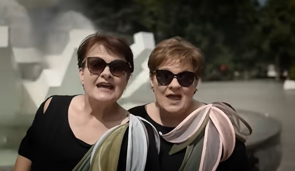 ДА МИ КАЖЕШЕ НЕКОЈ ДЕКА НА 61 ГОДИНА ПАК ЌЕ СНИМАМ СО РОСАНА И ЌЕ ВОЗАМ КОЛИЧКИ ВО ЛУНАПАРК, НЕМАШЕ ДА ВЕРУВАМ, ВЕЛИ МАРИЈАНА НОВАЧЕВСКА ЗА ПЕСНАТА „ЗАСЕКОГАШ МЛАДИ“ СО ДАЦ И АЛЕКСАНДАР