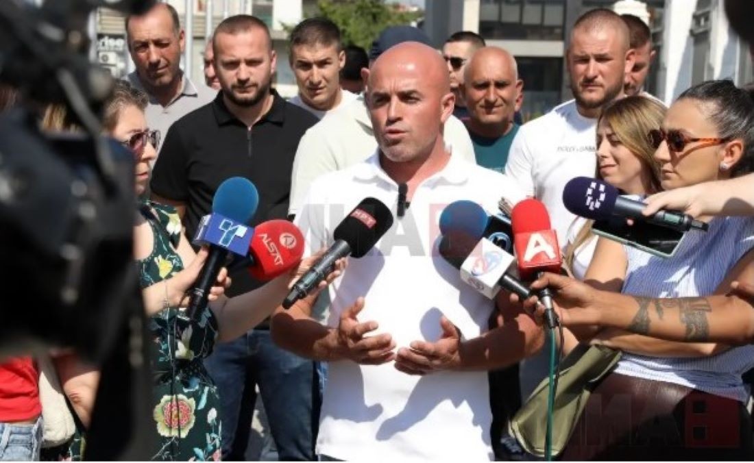 Одгледувачите на овци протестираа пред Влада, државата чека донација на вакцини од Турција