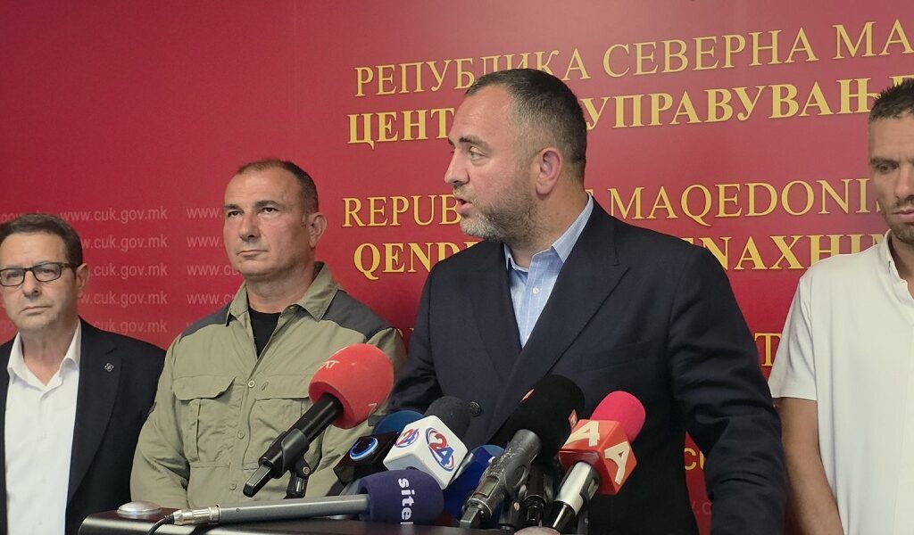 (Видео) Тошковски: Водата во Гостивар сѐ уште не е безбедна за пиење