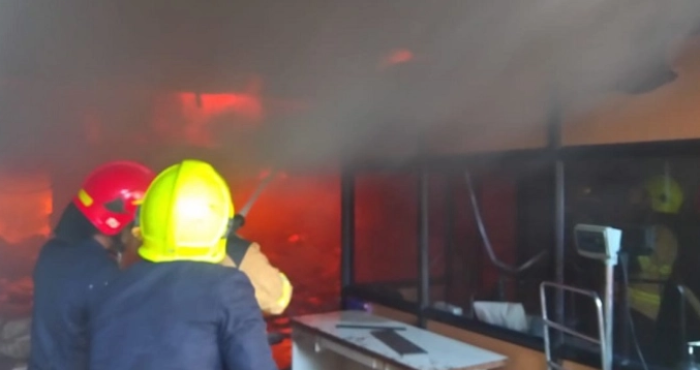 Најмалку девет лица загинаа во пожар во хотел во Калкута