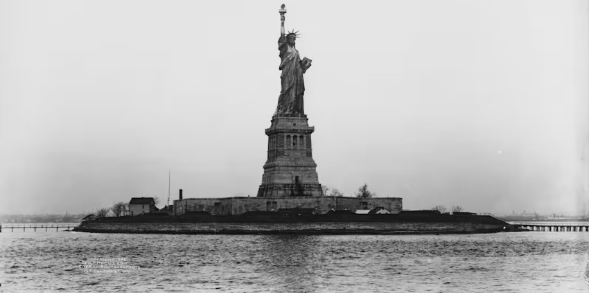 Трамп потпиша нови укази за ограничување на правото на стекнување американско државјанство по раѓање