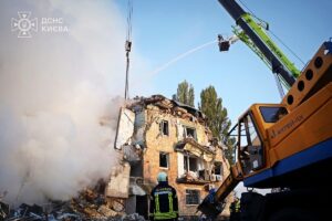 Најмалку три лица, меѓу кои и две деца, загинаа во рускиот напад врз Сумската област
