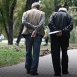 Дали ќе одиме во пензија на 67 години наместо на 64? Граѓаните не сакаат да чујат за ваков предлог