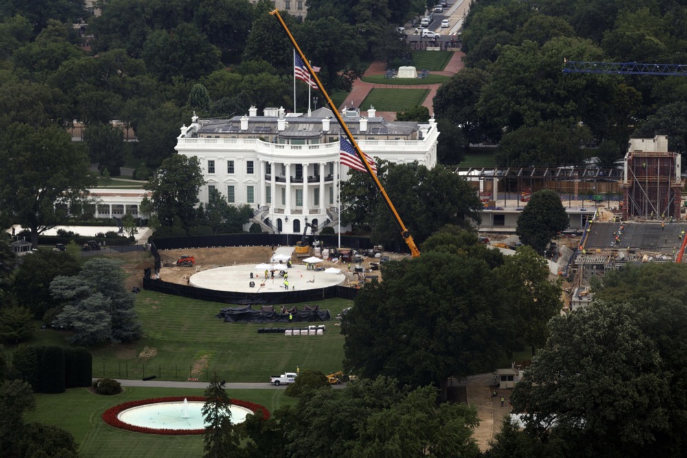 Трамп бара Врховниот суд да ја деблокира изградбата на балската сала вредна 400 милиони долари