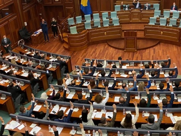 Истекува уставниот рок за конституирање на Собранието на Косово, продолжението на конститутивната седница закажано за денеска