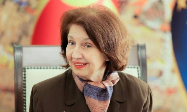 Сиљановска-Давкова загрижена за состојбата со Охридското Езеро и поширокото подрачје