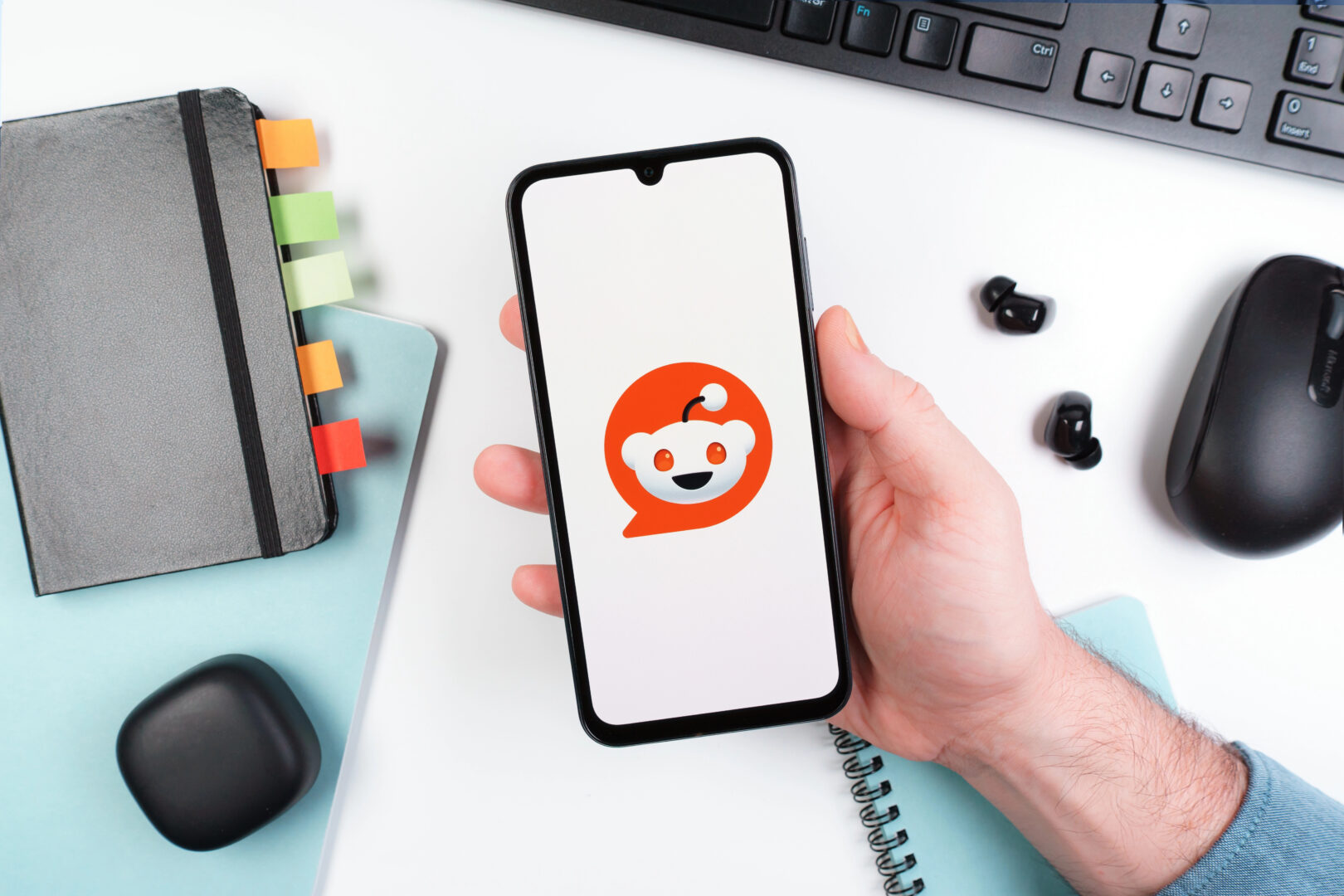 Клин со клин се избива: Reddit лансира сопствена AI армија против ботови